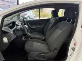Ford Fiesta (2011) thumbnail 26