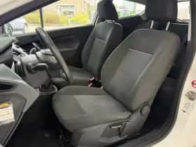 Ford Fiesta (2011) thumbnail 27