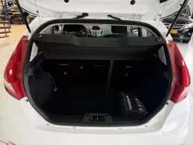 Ford Fiesta (2011) thumbnail 28