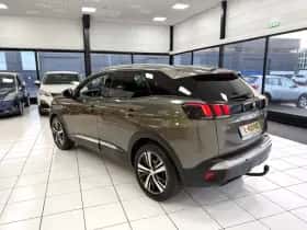 Peugeot 3008 (2018) thumbnail 11