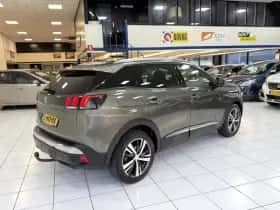 Peugeot 3008 (2018) thumbnail 14