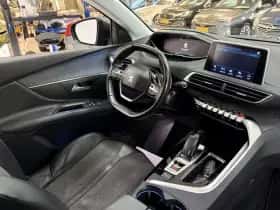 Peugeot 3008 (2018) thumbnail 17