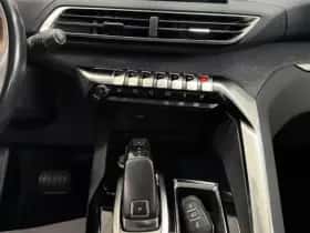 Peugeot 3008 (2018) thumbnail 19