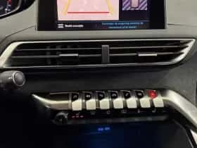 Peugeot 3008 (2018) thumbnail 23