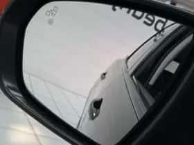 Peugeot 3008 (2018) thumbnail 35