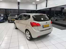 Kia Venga (2011) thumbnail 11