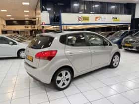 Kia Venga (2011) thumbnail 14
