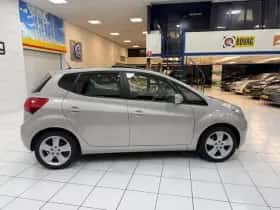 Kia Venga (2011) thumbnail 15