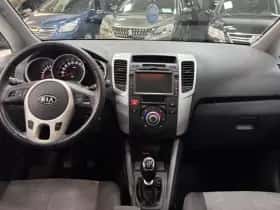 Kia Venga (2011) thumbnail 16