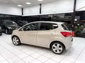 Kia Venga (2011) thumbnail 10