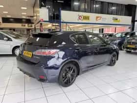 Lexus CT (2016) thumbnail 14