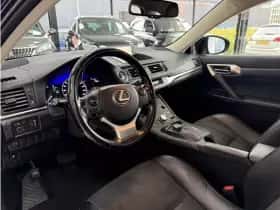Lexus CT (2016) thumbnail 24