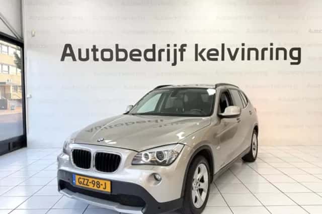 BMW X1 (2012) thumbnail 2