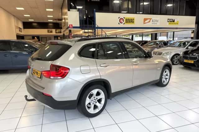 BMW X1 (2012) thumbnail 14