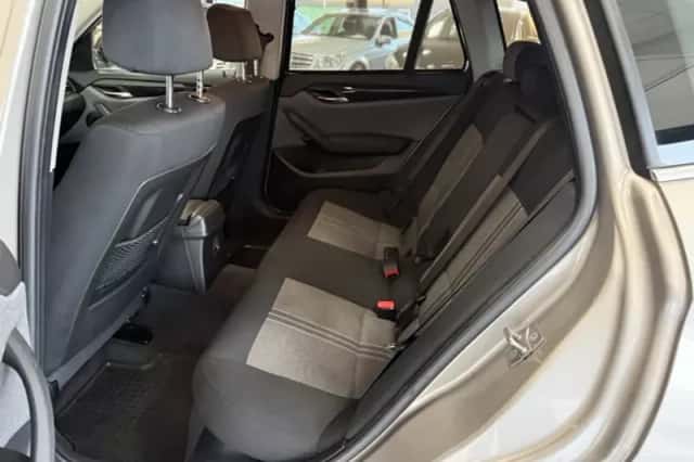 BMW X1 (2012) thumbnail 22
