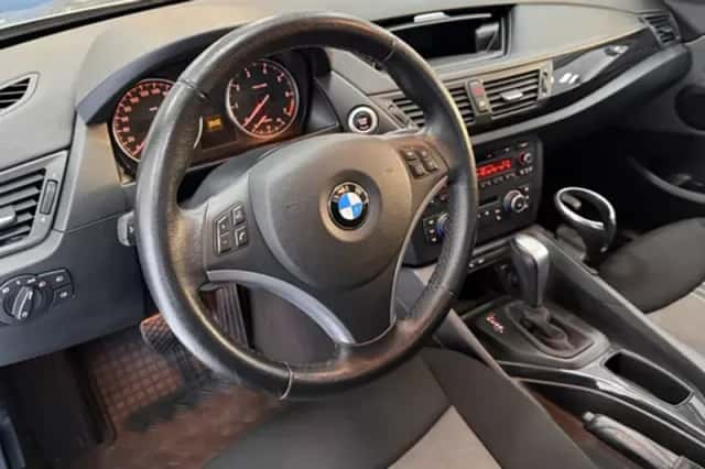 BMW X1 (2012) thumbnail 25