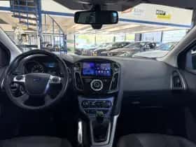 Ford Focus (2011) thumbnail 2