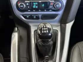 Ford Focus (2011) thumbnail 21