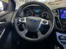 Ford Focus (2011) thumbnail 22