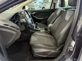 Ford Focus (2011) thumbnail 24