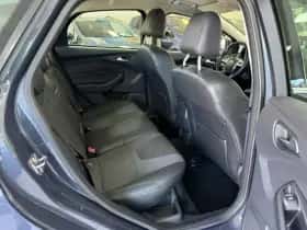 Ford Focus (2011) thumbnail 25