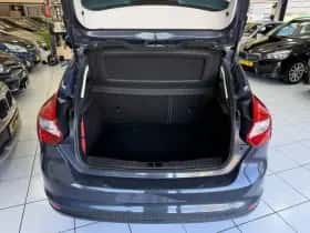 Ford Focus (2011) thumbnail 44