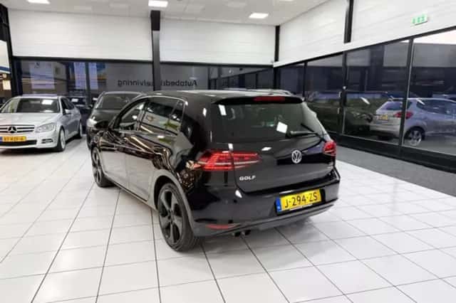 Volkswagen Golf (2013) thumbnail 11