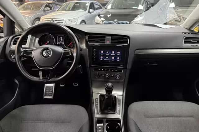 Volkswagen Golf (2013) thumbnail 16