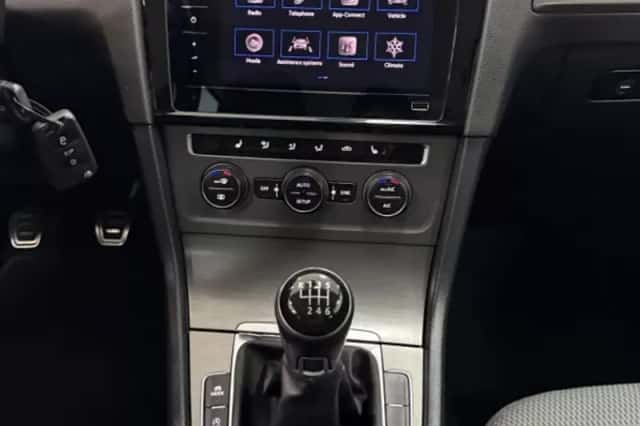 Volkswagen Golf (2013) thumbnail 17