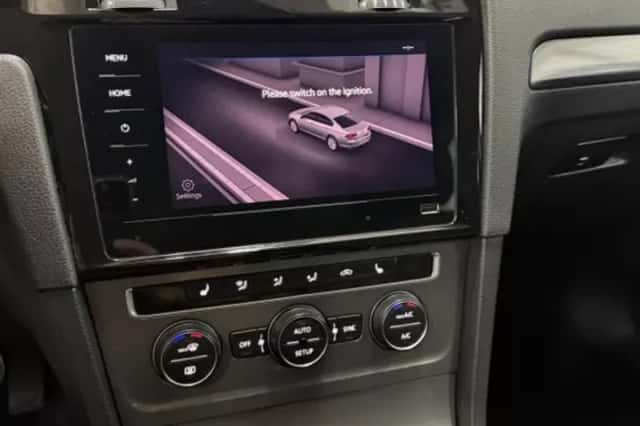 Volkswagen Golf (2013) thumbnail 22