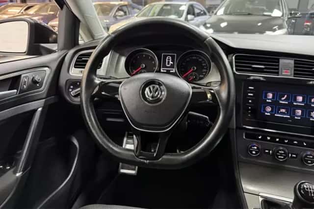 Volkswagen Golf (2013) thumbnail 24