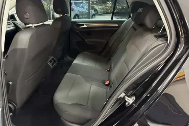 Volkswagen Golf (2013) thumbnail 25