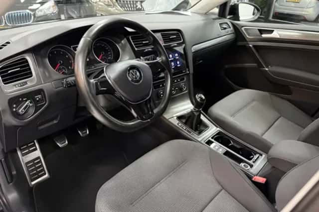 Volkswagen Golf (2013) thumbnail 27
