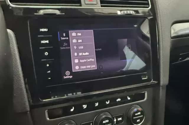 Volkswagen Golf (2013) thumbnail 32