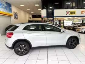 Mercedes-Benz GLA (2015) thumbnail 16