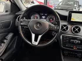 Mercedes-Benz GLA (2015) thumbnail 22