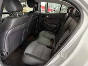 Mercedes-Benz GLA (2015) thumbnail 25