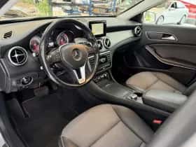 Mercedes-Benz GLA (2015) thumbnail 26