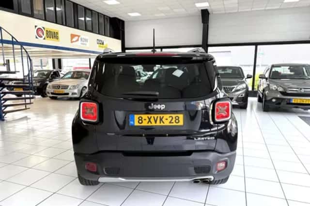 Jeep Renegade (2014) thumbnail 11