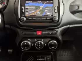 Jeep Renegade (2014) thumbnail 18