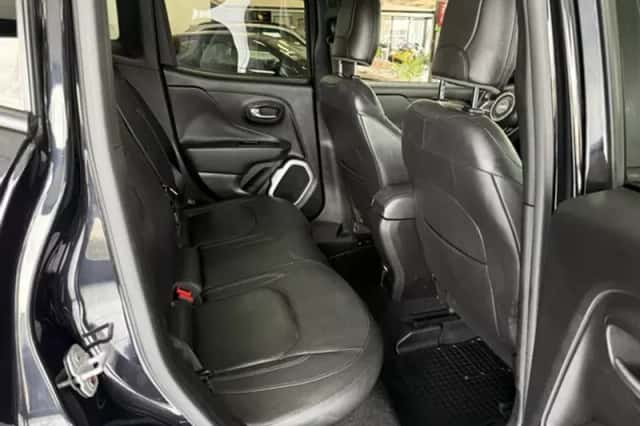 Jeep Renegade (2014) thumbnail 22