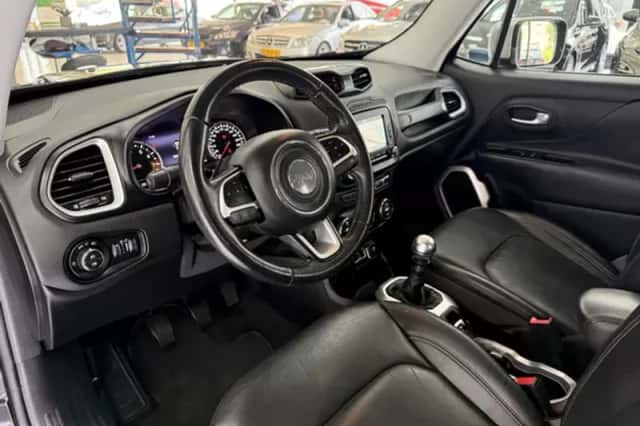 Jeep Renegade (2014) thumbnail 27