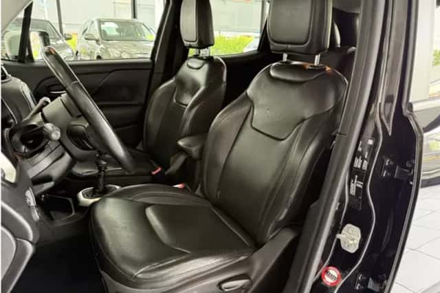 Jeep Renegade (2014) thumbnail 29