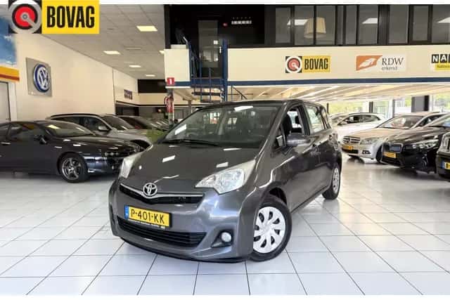 Toyota Verso-S (2012) — foto 1