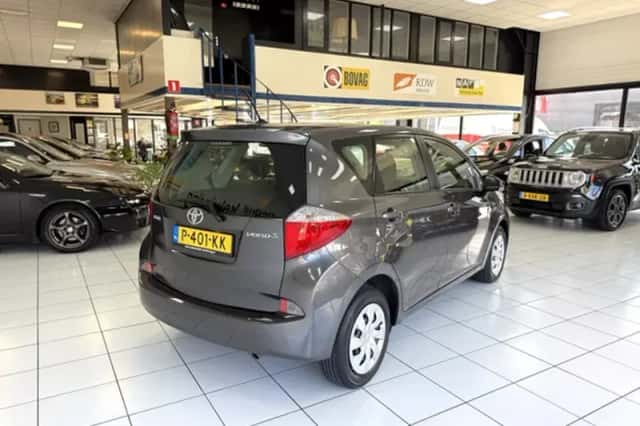 Toyota Verso-S (2012) thumbnail 12