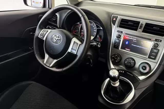Toyota Verso-S (2012) thumbnail 16