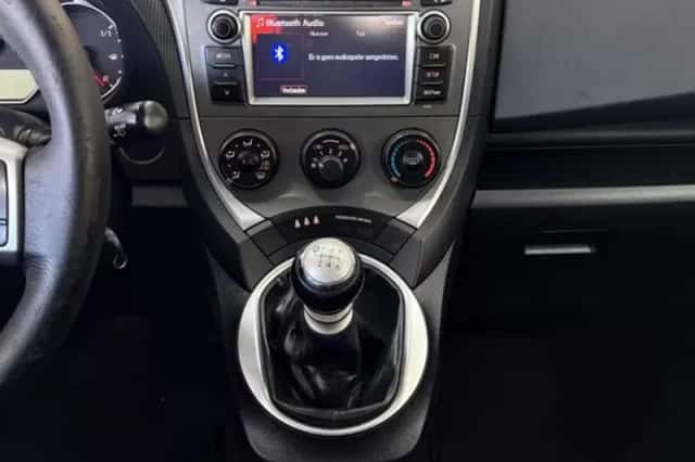 Toyota Verso-S (2012) thumbnail 17