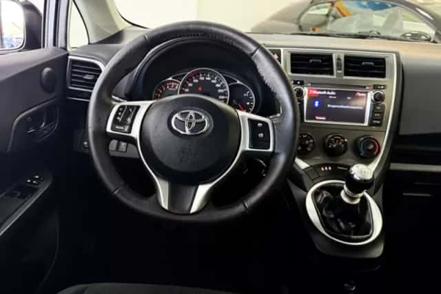 Toyota Verso-S (2012) thumbnail 22