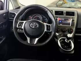 Toyota Verso-S (2012) thumbnail 22