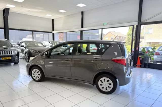 Toyota Verso-S (2012) thumbnail 9